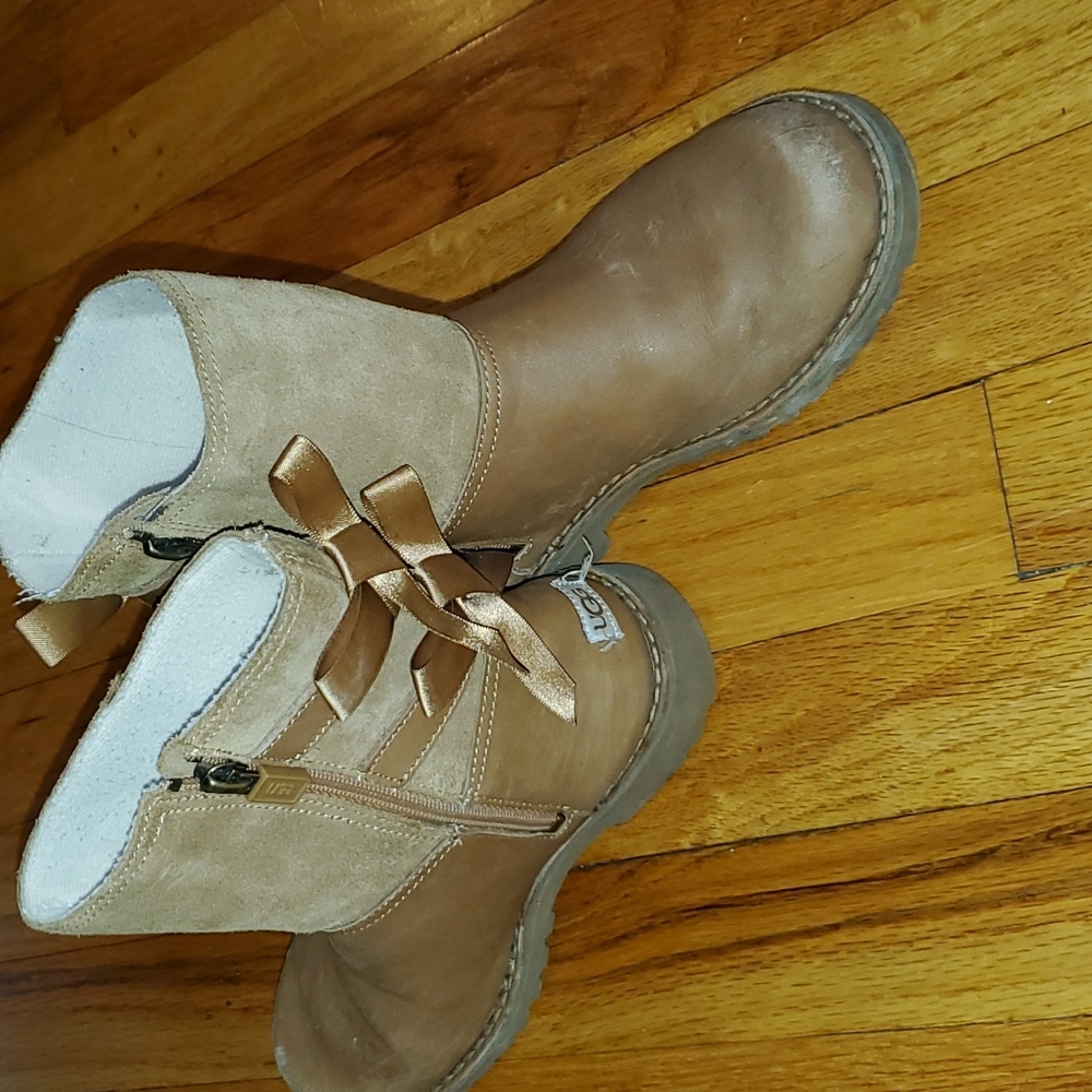Girls UGG boots with bows on back